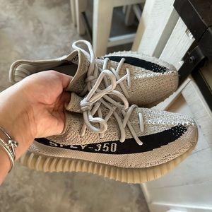 Women’s 6.5 Yeezys